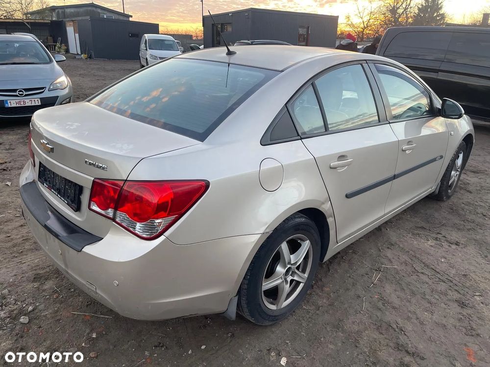Chevrolet Cruze 1.7TD LT+ - 11