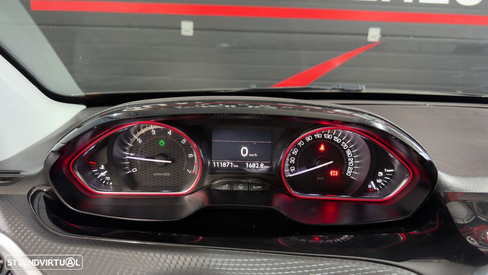 Peugeot 2008 1.2 PureTech GT Line - 17