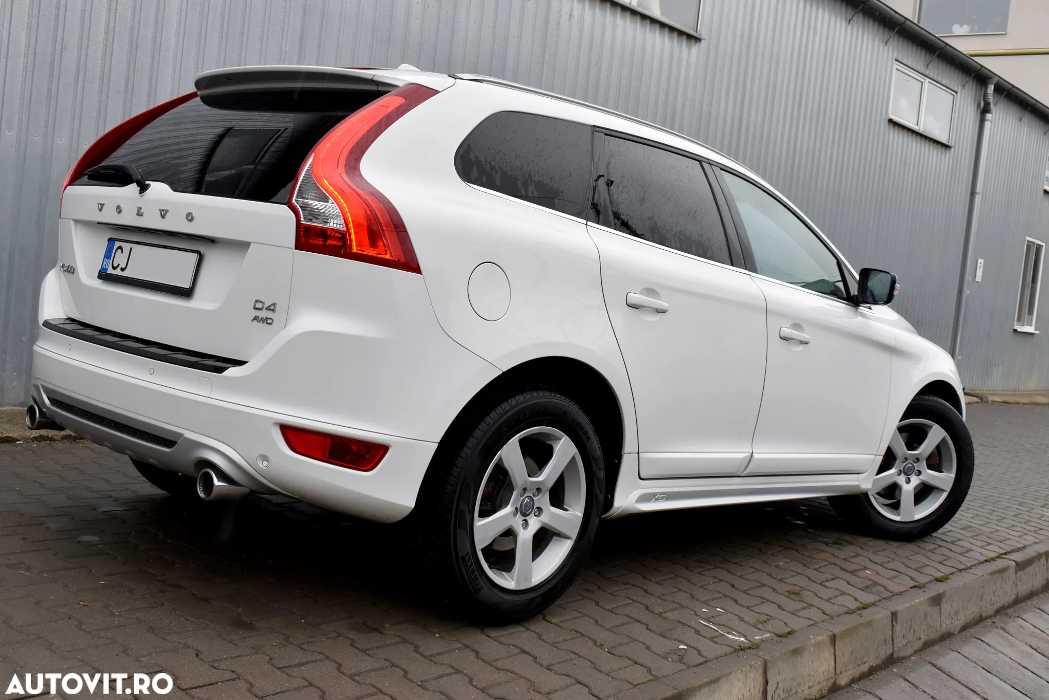 Volvo XC 60 2.4D AWD Aut. RDesign - 3