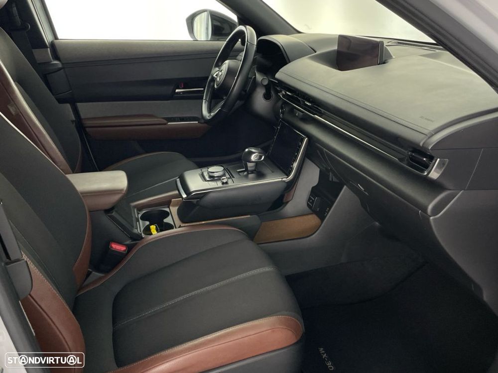 Mazda MX-30 e-SKYACTIV Excellence - 23