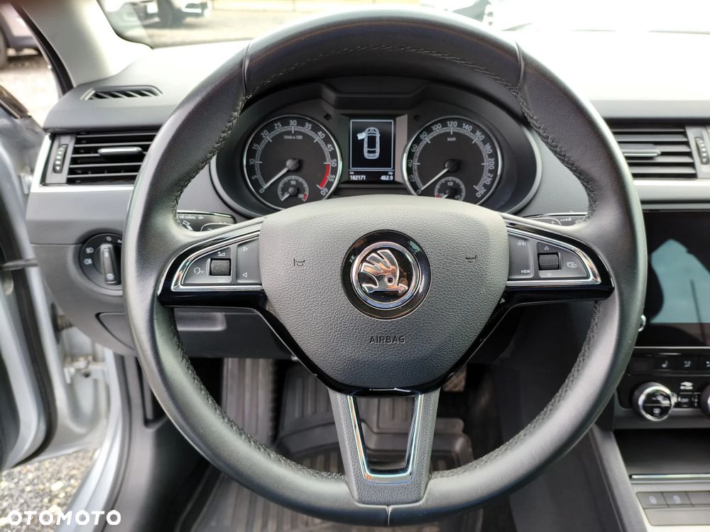 Skoda Octavia 1.6 TDI DSG Soleil - 25