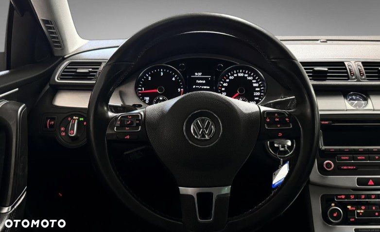 Volkswagen Passat 1.6 TDI DPF BlueMot Comfortline - 7