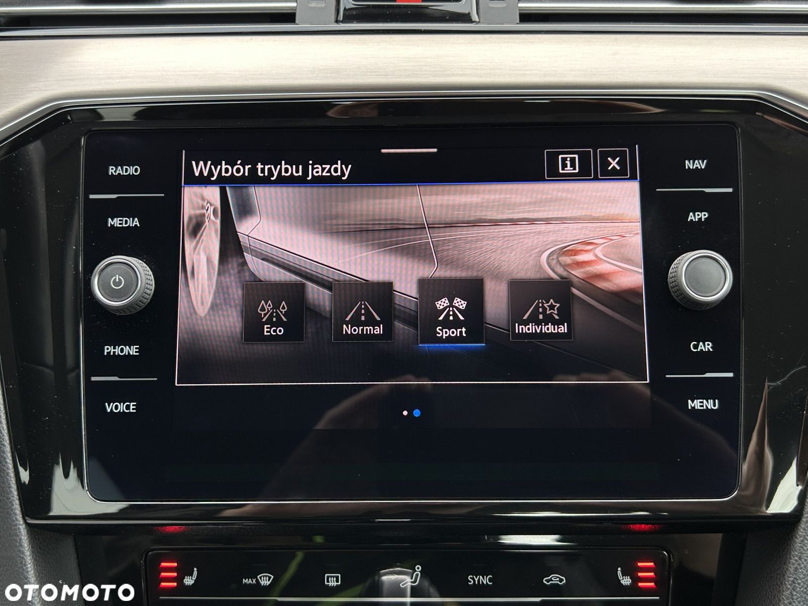 Volkswagen Passat 1.5 TSI EVO Elegance DSG - 33
