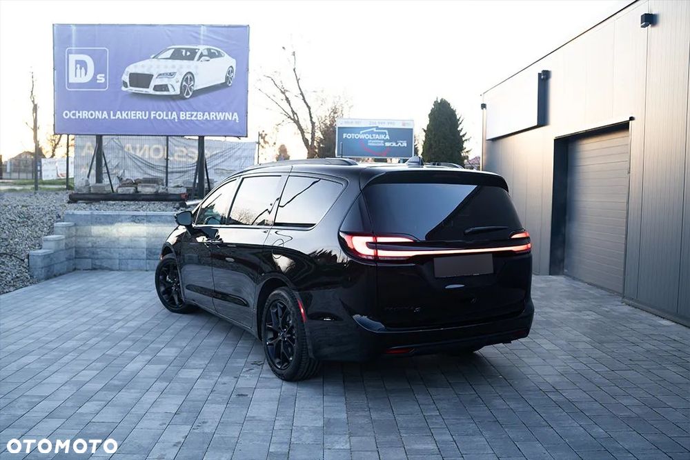 Chrysler Pacifica - 22