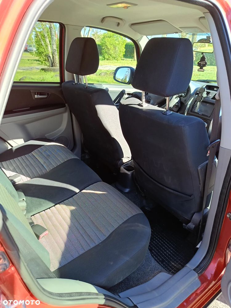 Suzuki SX4 1.6 GLX / Comfort - 11