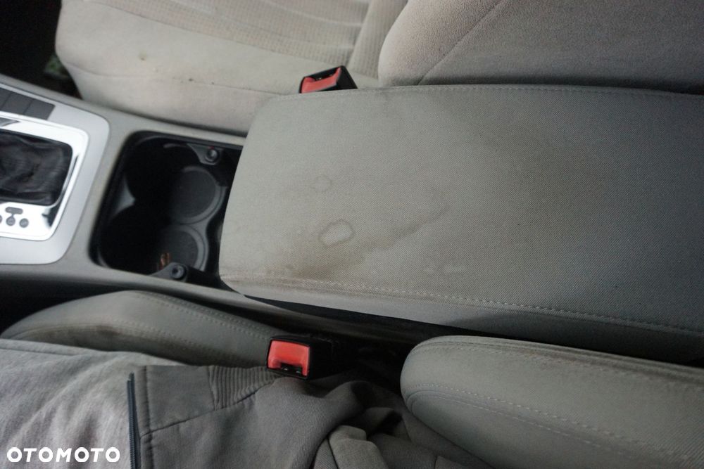 TUNEL ŚRODKOWY PODŁOKIETNIK PASSAT B6  VOLKSWAGEN 2005-2010 - 1