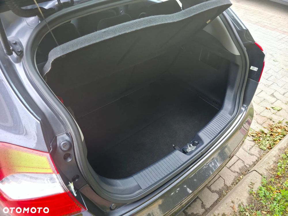 Kia Rio - 11