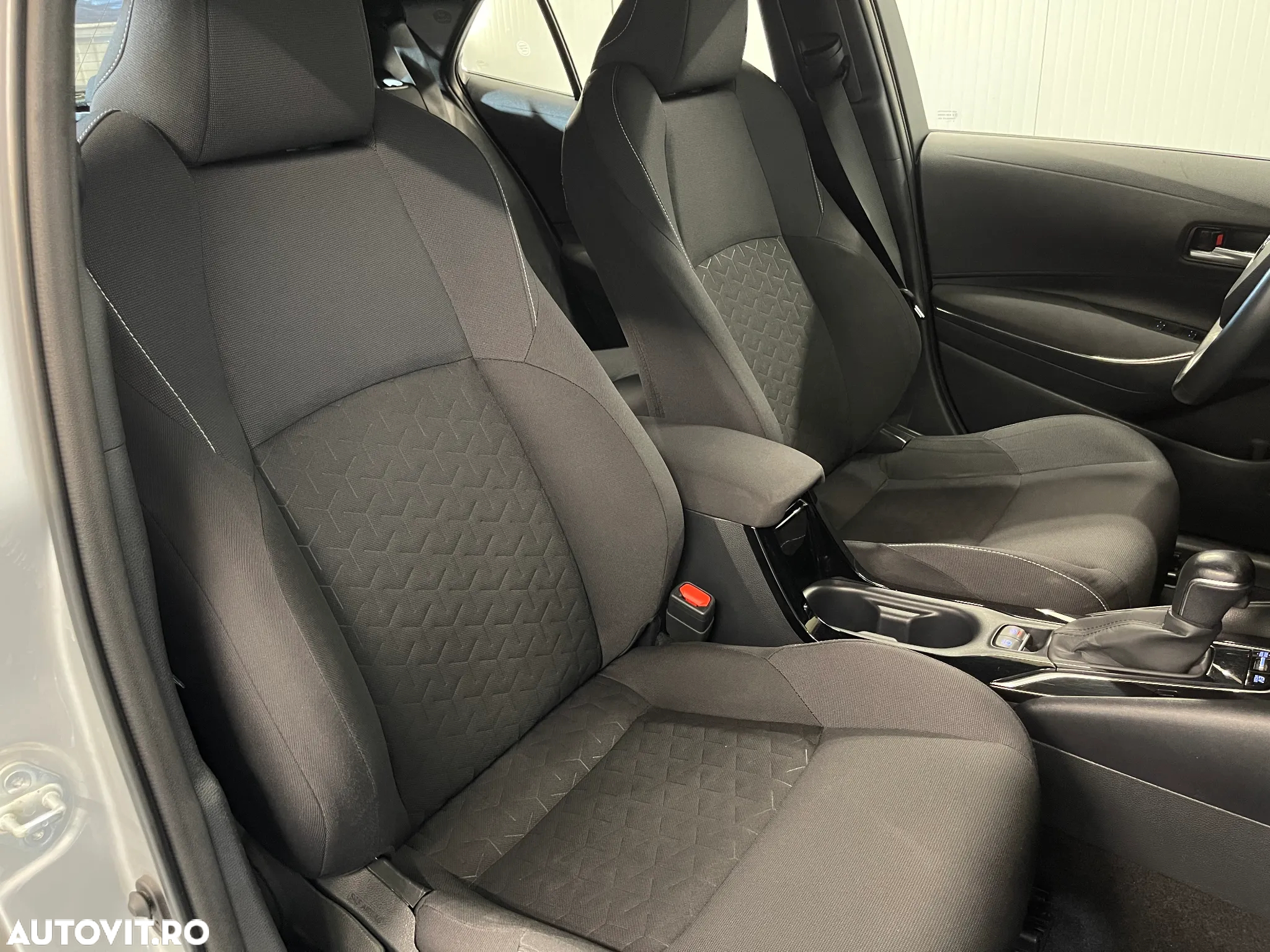 Toyota Corolla 1.8 HSD Business - 9