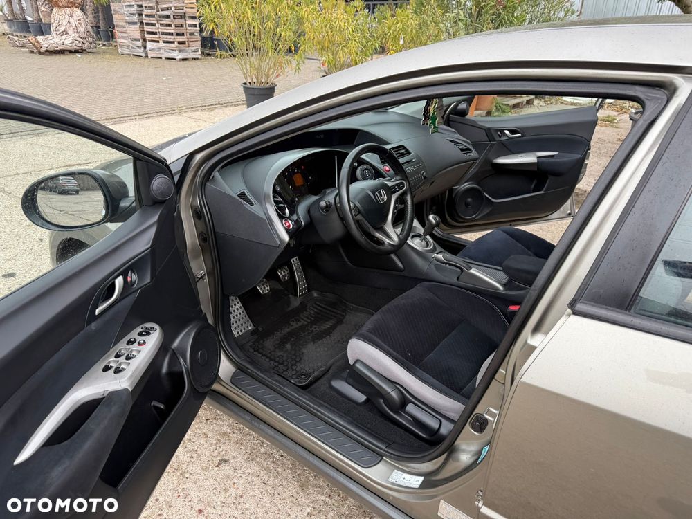 Honda Civic 1.8 Sport - 8