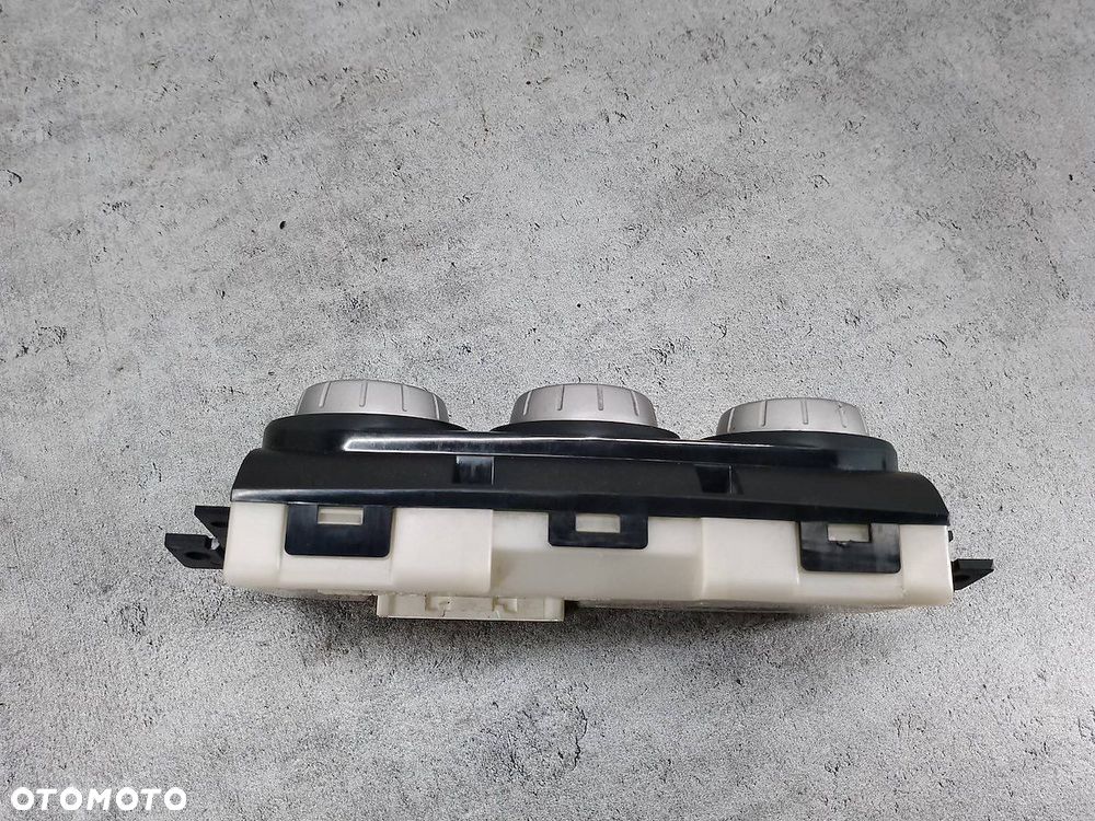 PANEL NAWIEWU NISSAN X-TRAIL II T31 27500JB74A - 5