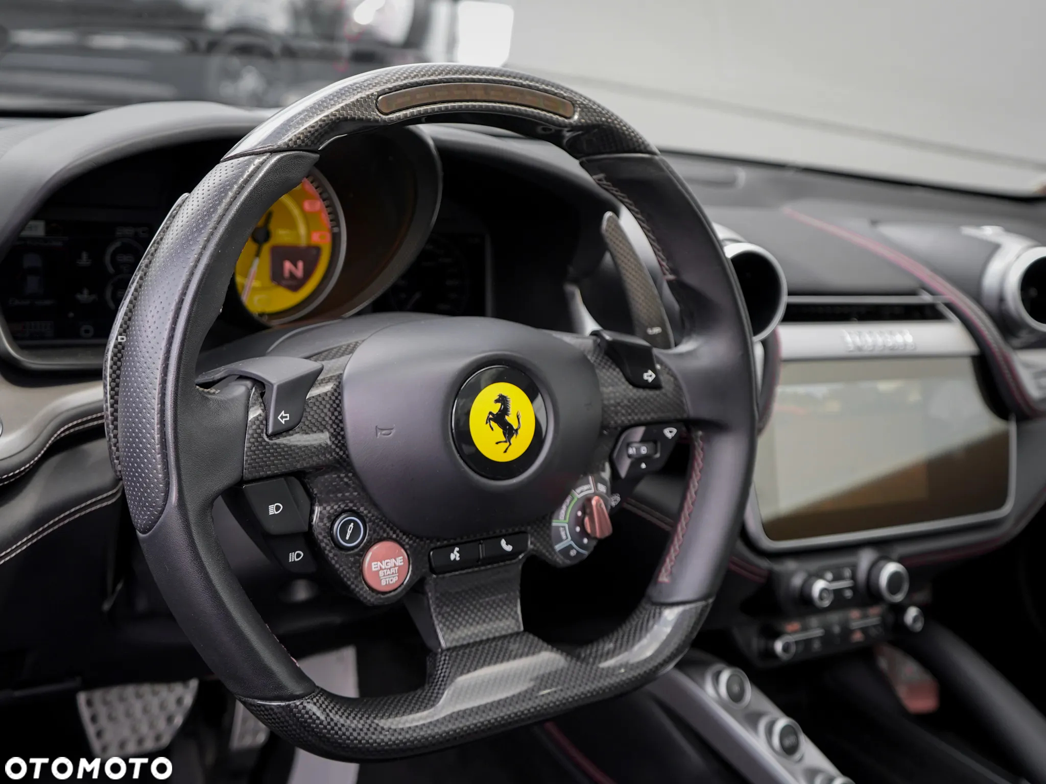 Ferrari GTC4Lusso - 14