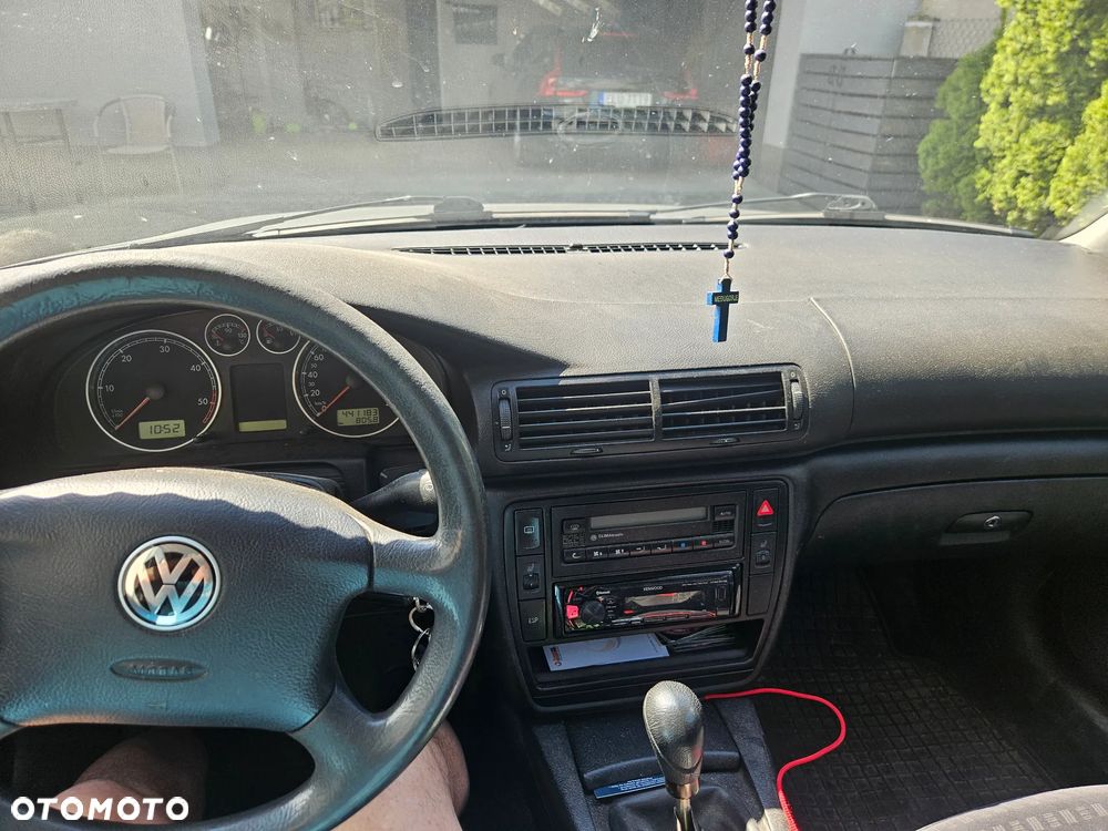 Volkswagen Passat 1.9 TDI Basis - 5