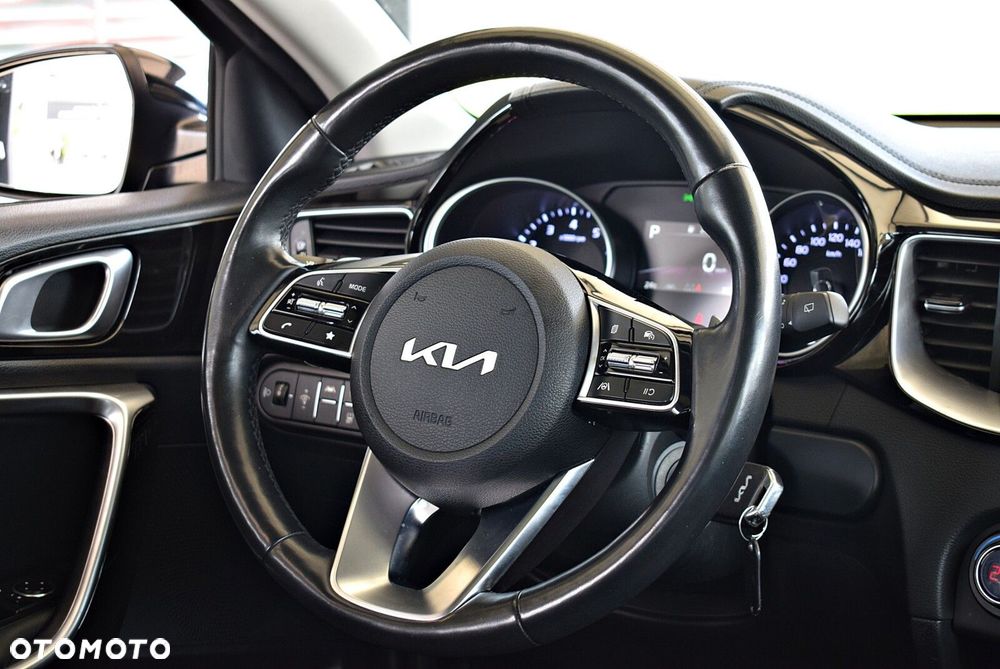 Kia Ceed - 16
