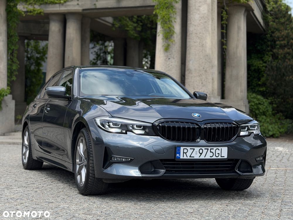 BMW Seria 3 330i Sport Line - 6