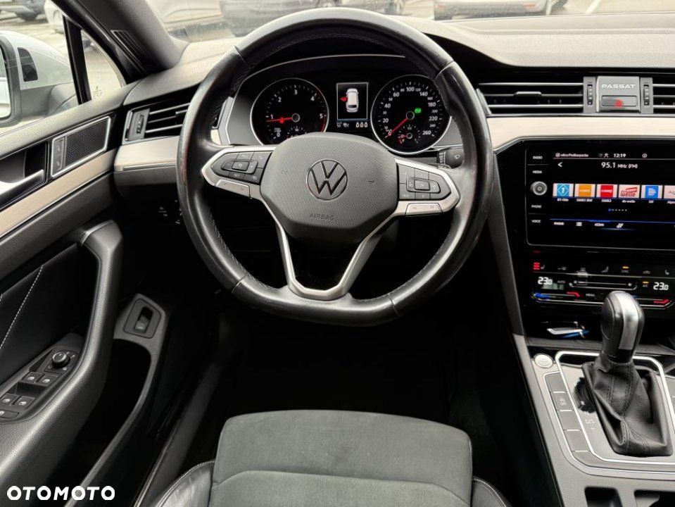 Volkswagen Passat - 10