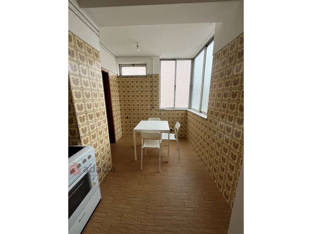 Quarto para Arrendamento disponível. Perto ISCAC, ESAC, Escola Supe... - Grande imagem: 5/10
