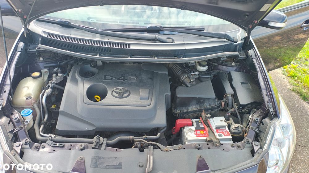 Toyota Auris 1.4 D-4D Luna - 12