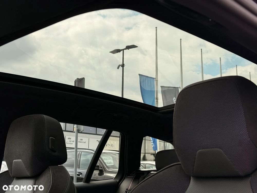 BMW Seria 5 520i - 32