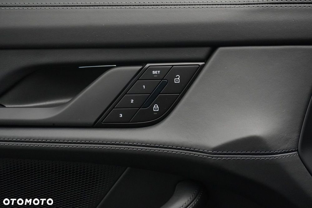 Porsche Taycan 105kWh 4S Performance Plus - 17