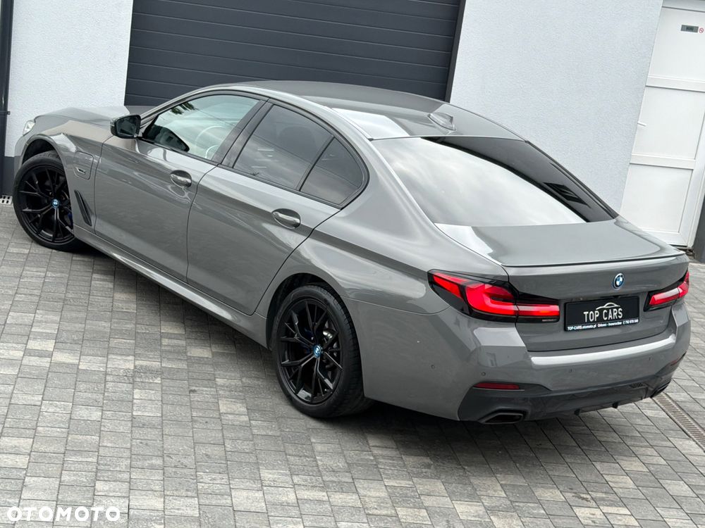 BMW Seria 5 530e xDrive sport - 30