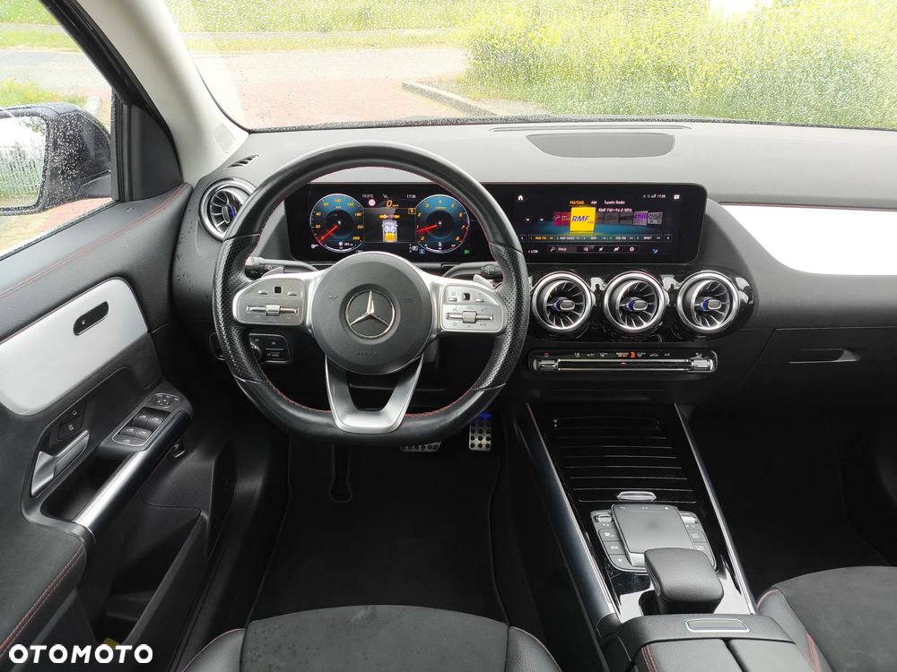 Mercedes-Benz GLA 250 4-Matic AMG Line - 17