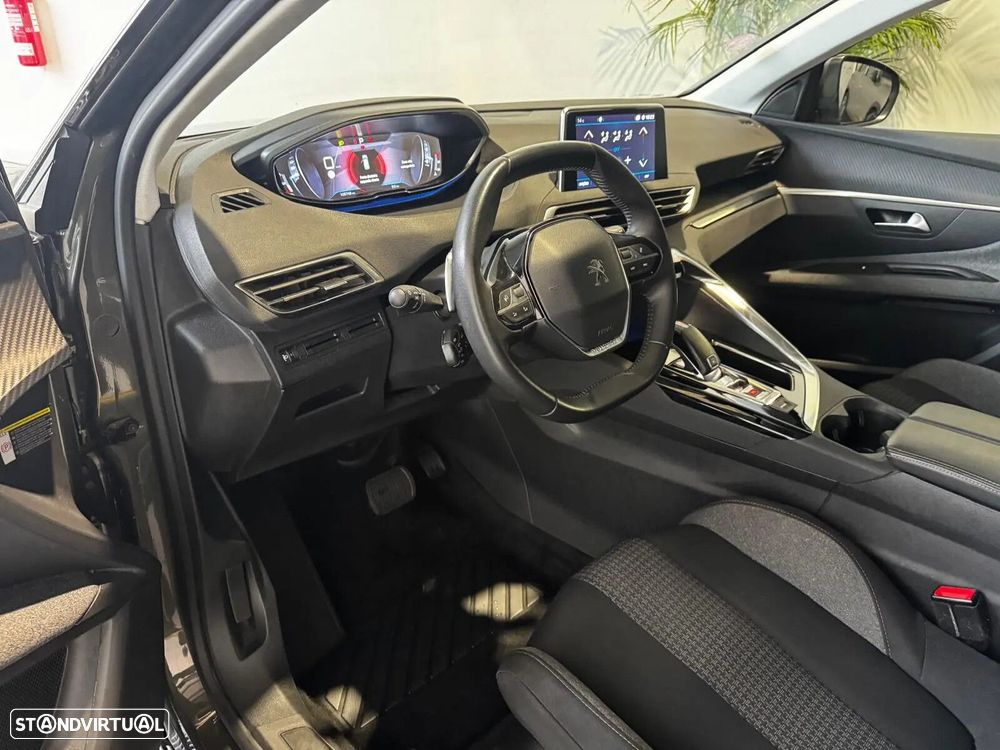 Peugeot 3008 1.2 PureTech Allure Pack EAT8 - 23