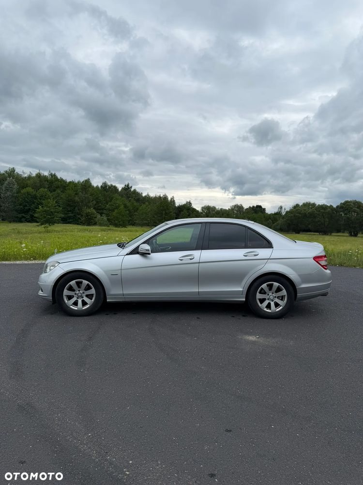 Mercedes-Benz Klasa C 180 CGI BlueEff Classic - 5