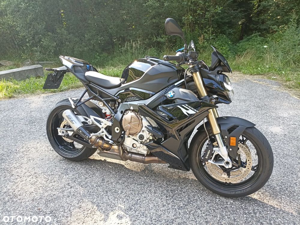 BMW S - 4