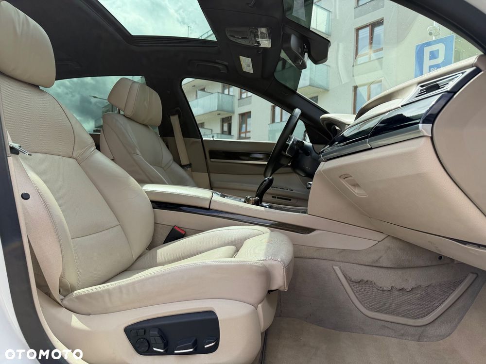 BMW Seria 7 - 22