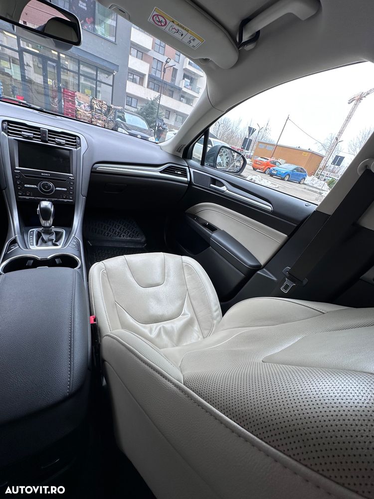 Ford Mondeo 2.0 HEV Titanium - 19