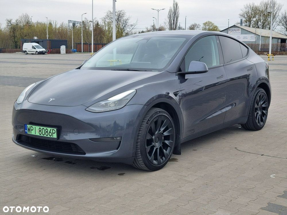 Tesla Model Y Long Range AWD - 1