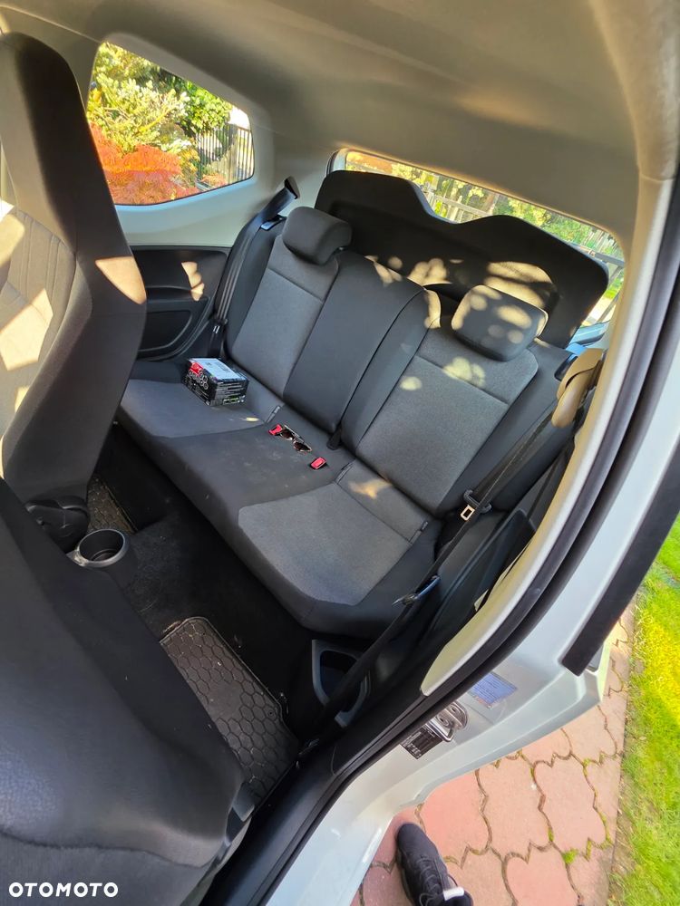 Volkswagen up! (BlueMotion Technology) move - 10