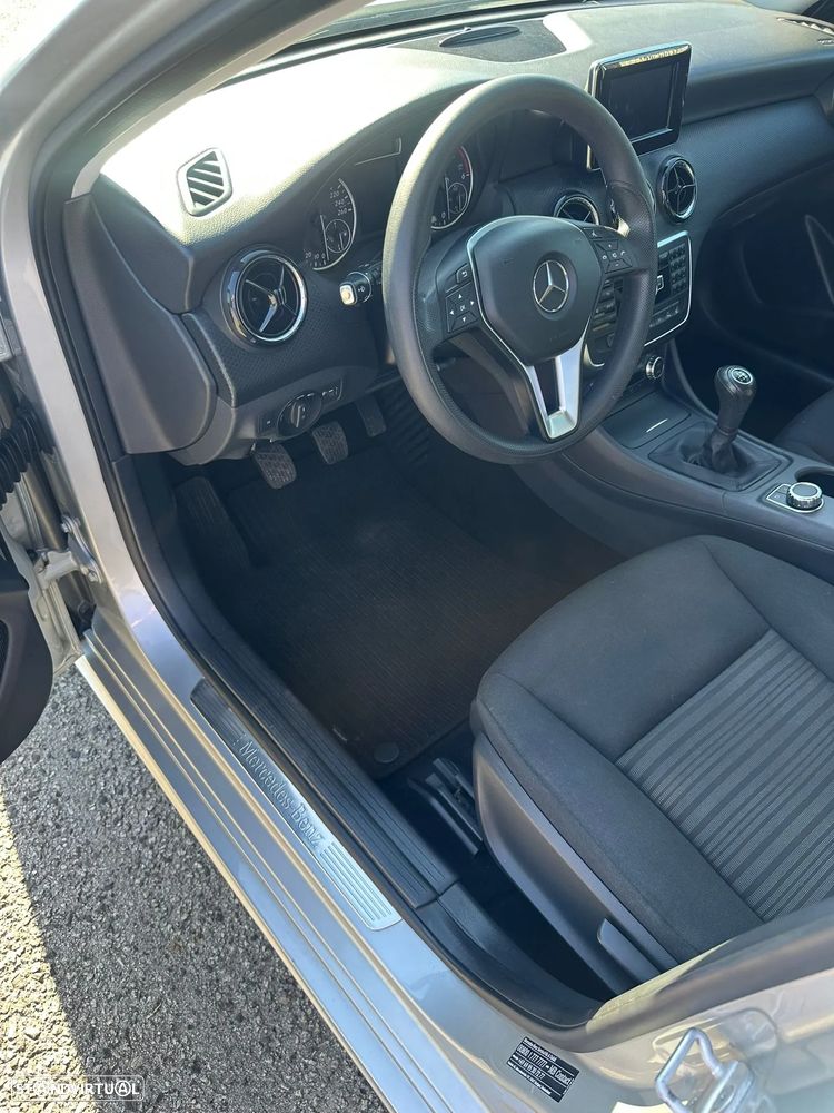 Mercedes-Benz A 180 CDI (BlueEFFICIENCY) - 17