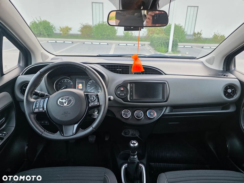 Toyota Yaris 1.5 Premium - 9