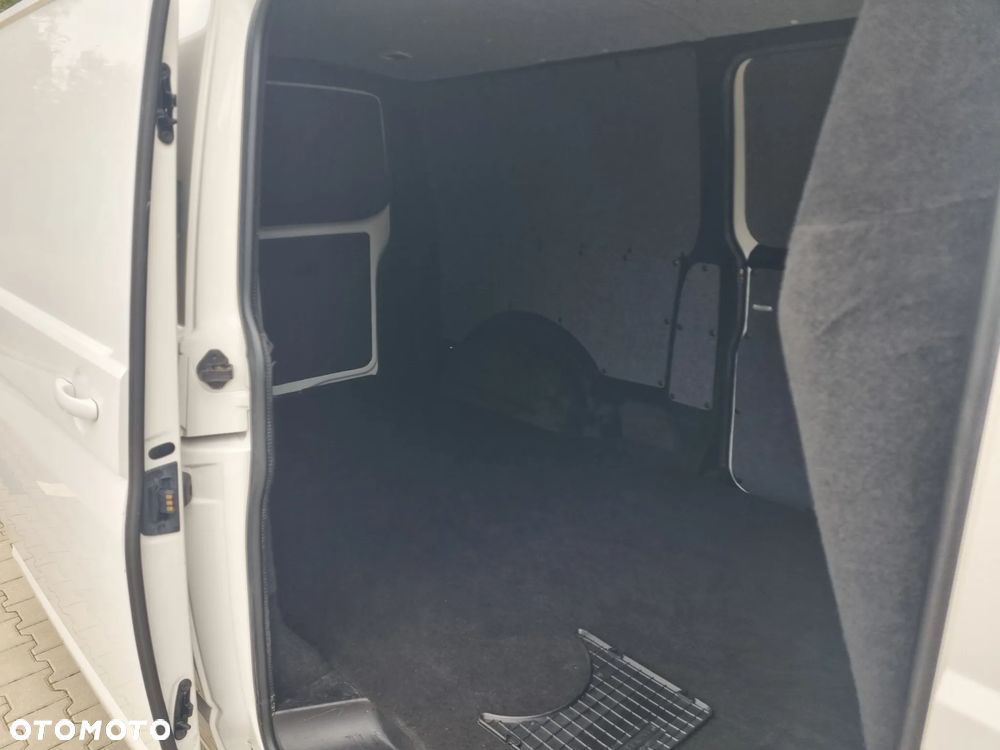 Volkswagen Transporter - 11