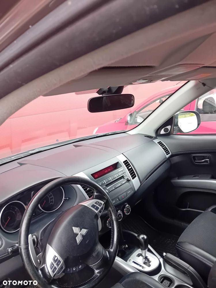 Mitsubishi Outlander 2.0 Intense 2WD CVT - 8