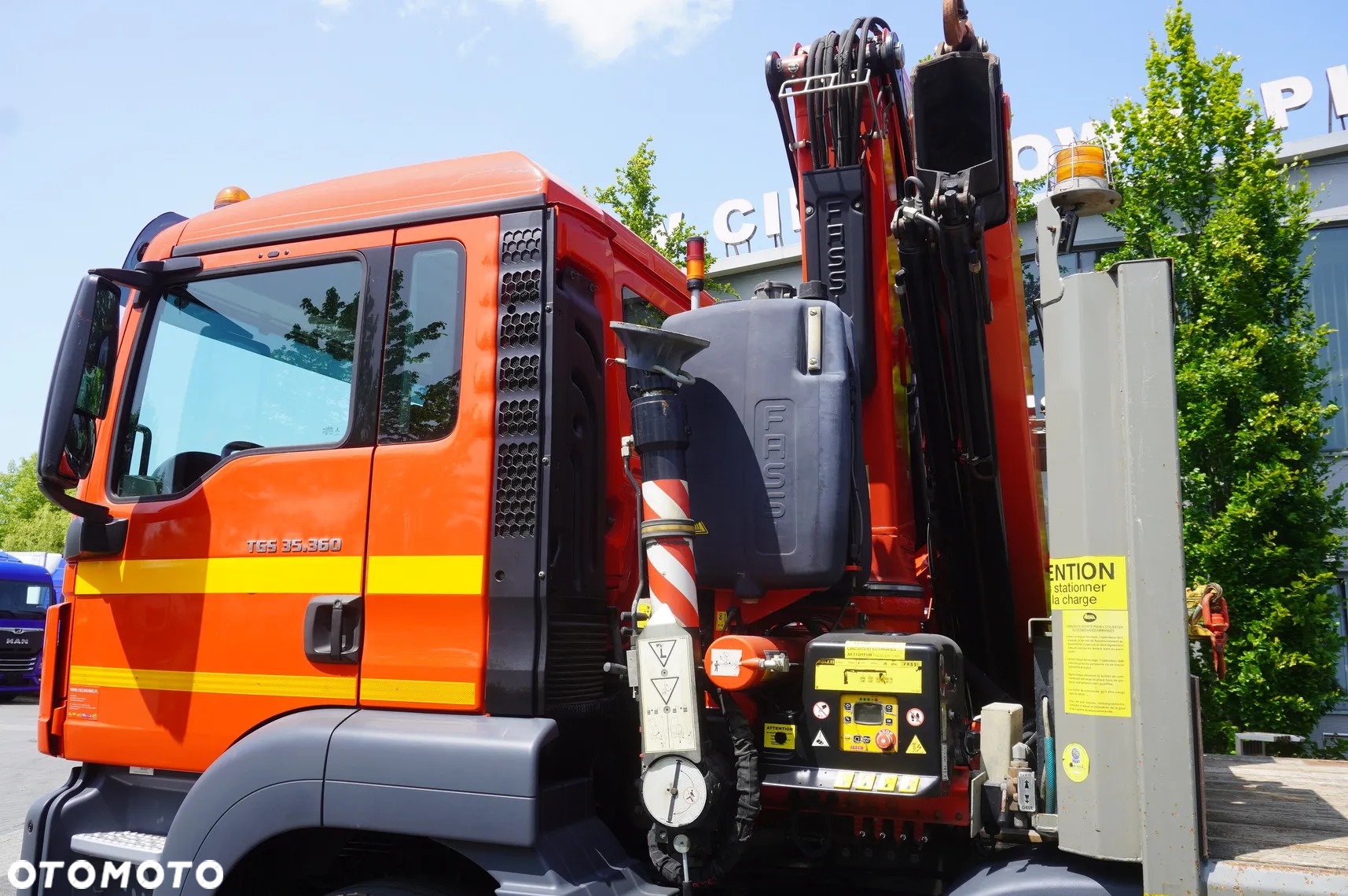 MAN TGS 35.360 E6 8x2 / HDS Fassi F235 / 6,5 t udźwig / 8,3 m wysięg - 13