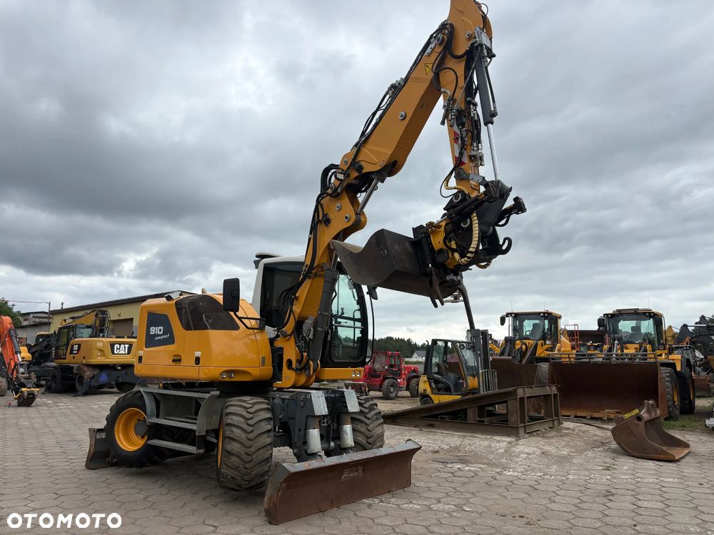 Liebherr A910 Compact - 3