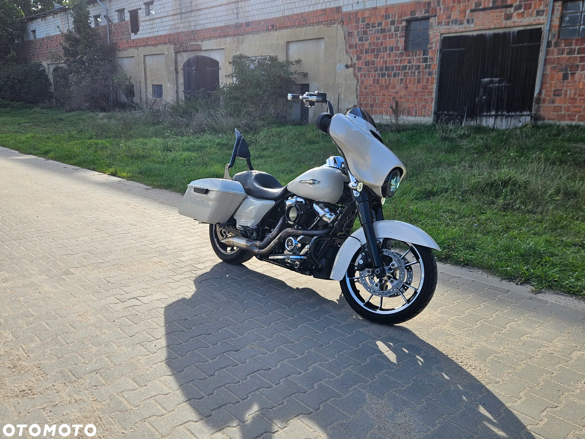 Harley-Davidson Touring Street Glide - 2
