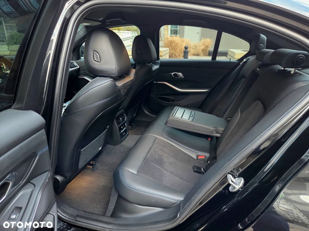 BMW Seria 3 320d xDrive MHEV M Sport sport - 15