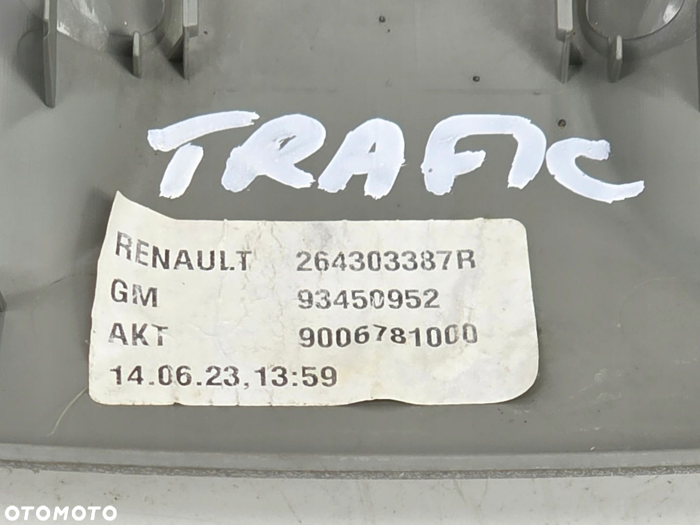 TRAFIC II 06-14 LAMPKA OŚWIETLENIA KABINY 264303387R 93450952 2 - 3