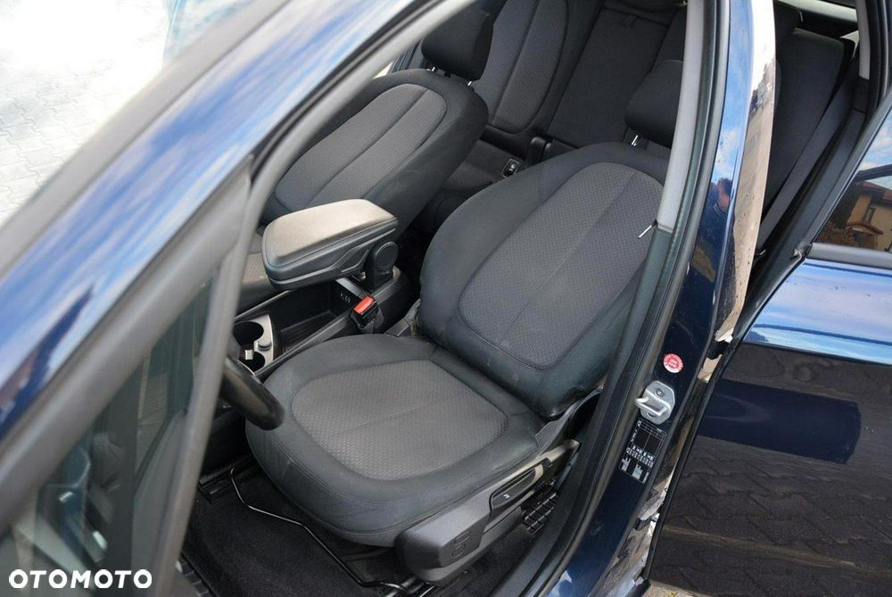 BMW Seria 2 218d - 20
