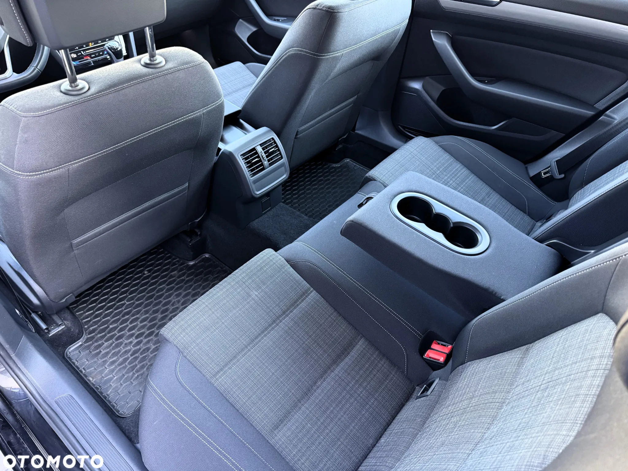 Volkswagen Passat 2.0 TDI EVO Business - 14