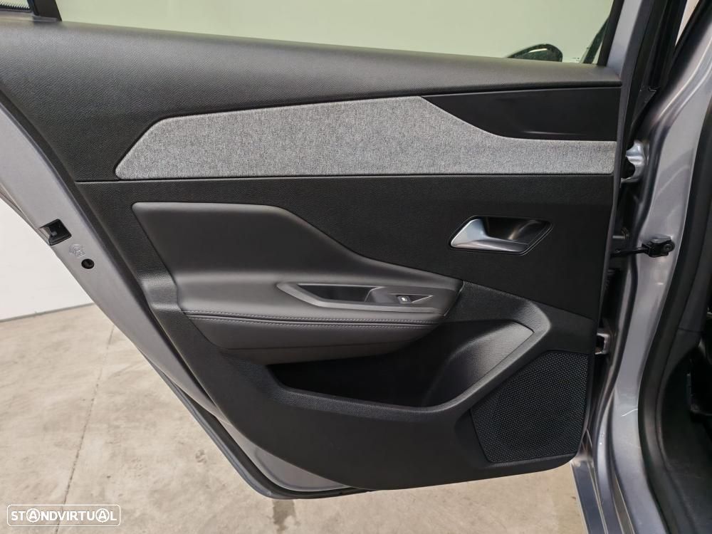 Peugeot 308 1.2 PureTech Allure Full LED - 18