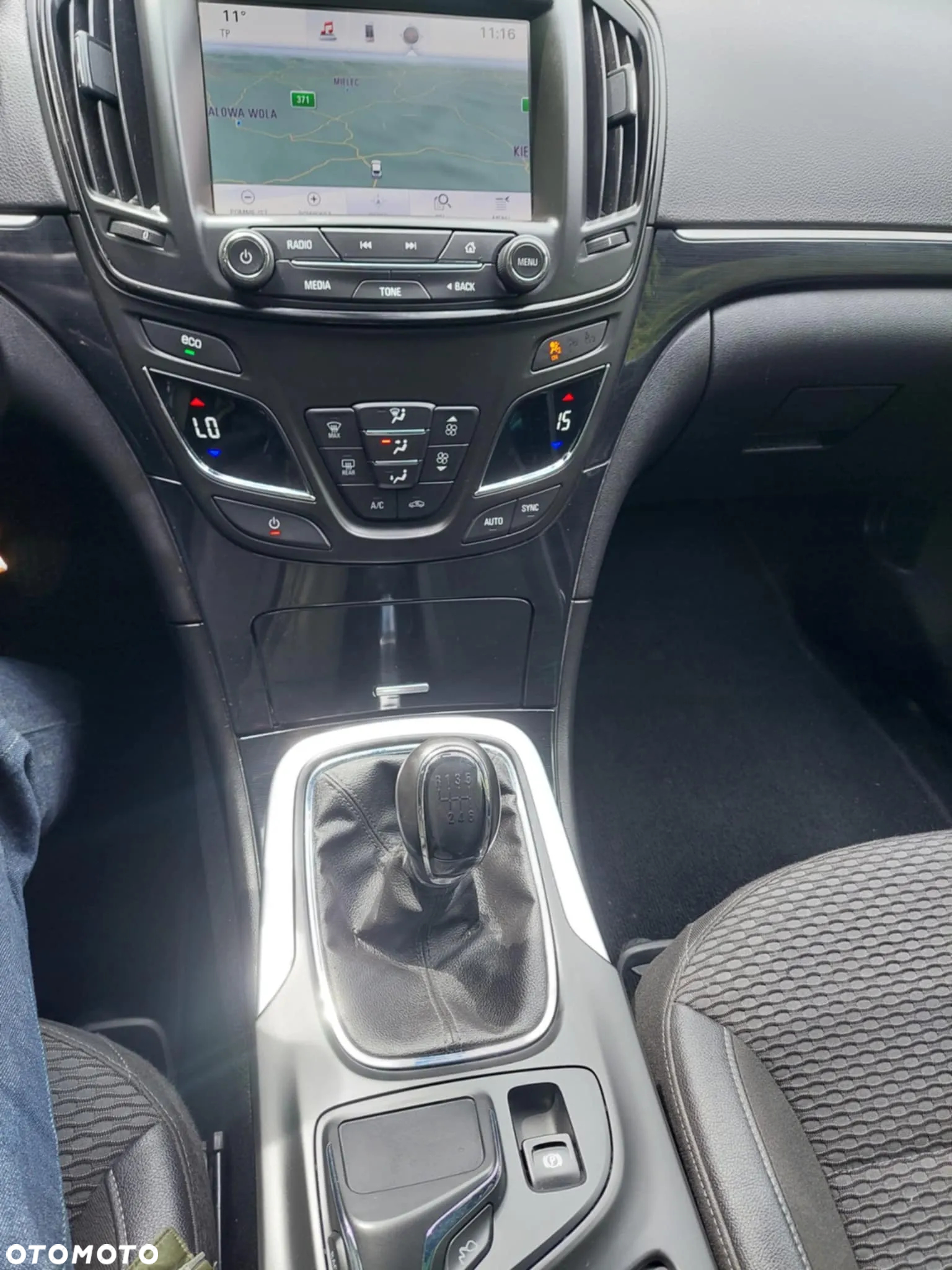 Opel Insignia - 12