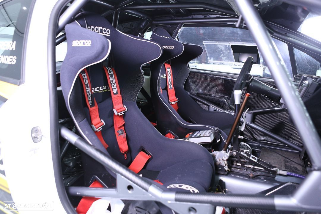 Peugeot 208 - 36