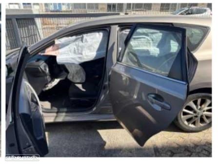 Toyota Auris 1.4 D-4D Comfort - 4
