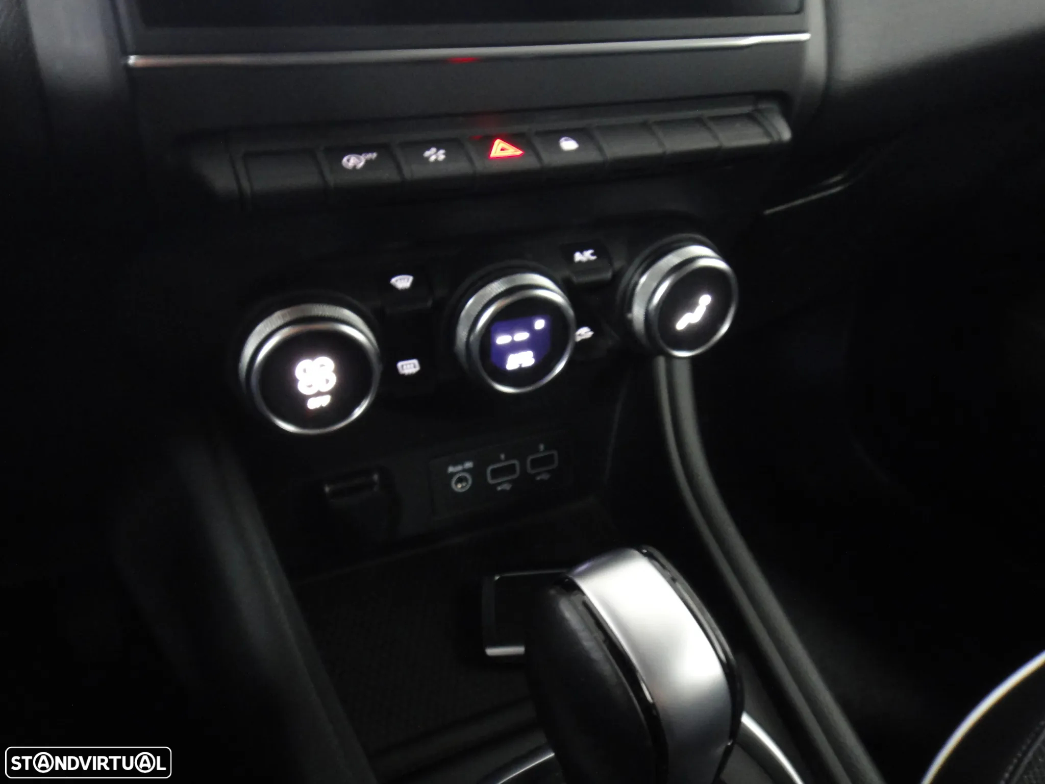 Renault Captur TCe 130 EDC GPF INTENS - 24
