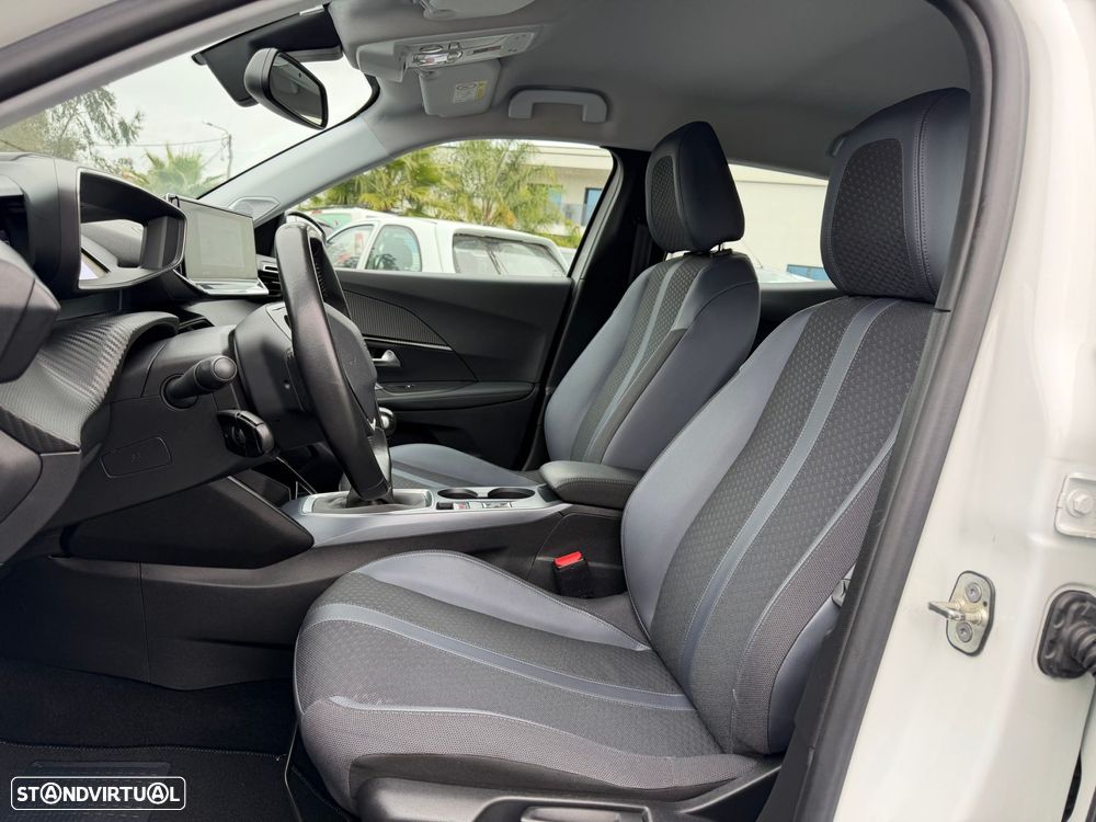 Peugeot 2008 1.2 PureTech Allure - 29