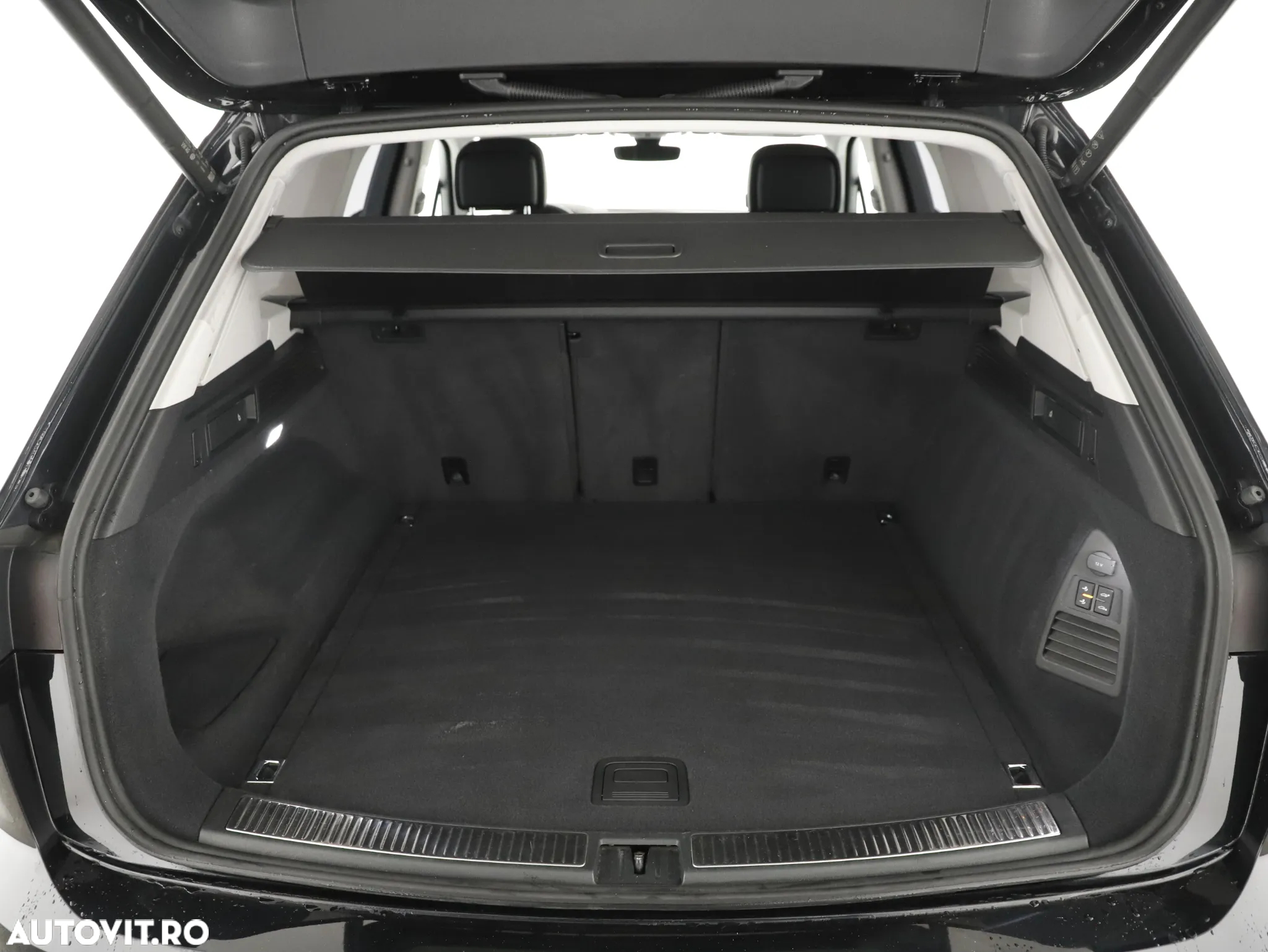 Volkswagen Touareg 3.0 V6 TDI SCR 4Motion Aut. Elegance - 24